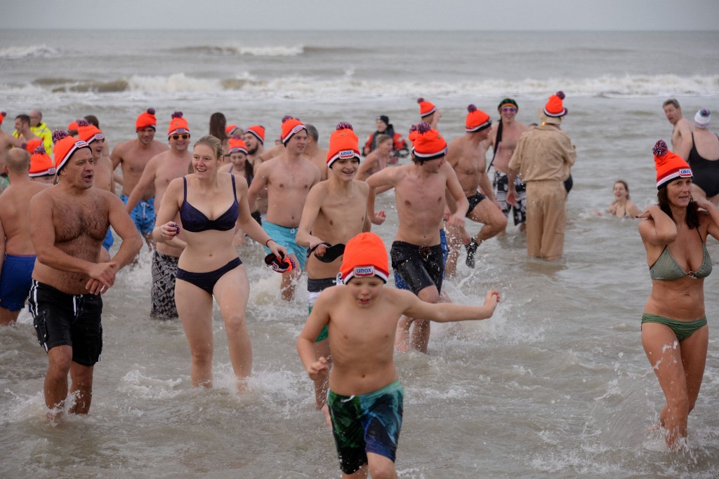 ../Images/Nieuwjaarsduik Nederzandt 2016 075.jpg